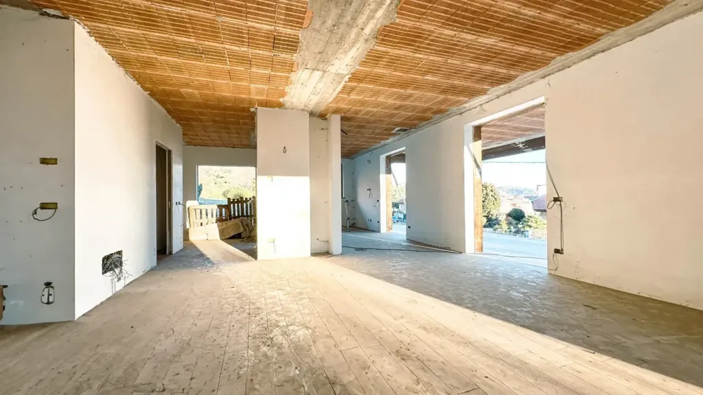 Pièces - Rustic Villa with Garden in Grignasco