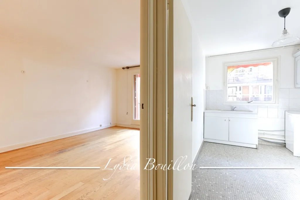 Toad - 2.5-Room Apartment with Balcony in Paris 20ème