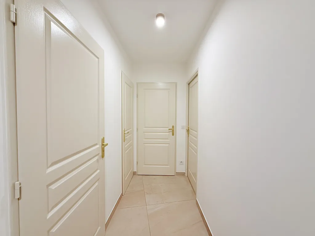 Entrée - Appartement T4 avec Garage à Ollioules
