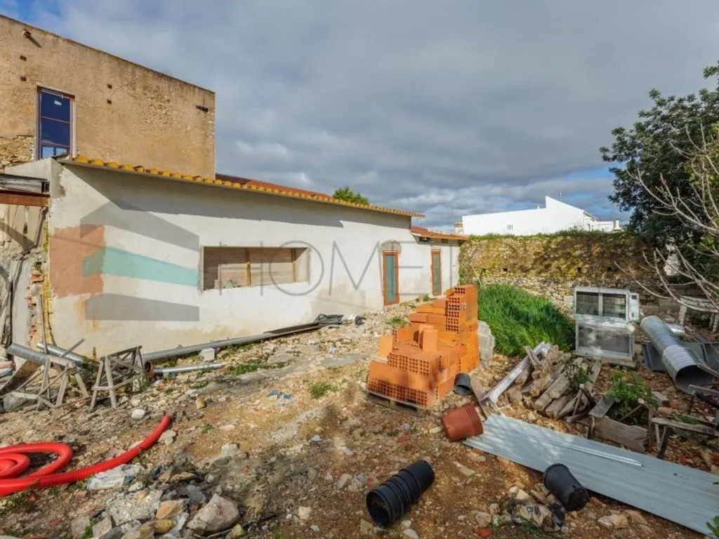 Aed - Luxury Mansion with Traditional Design in Boliqueime