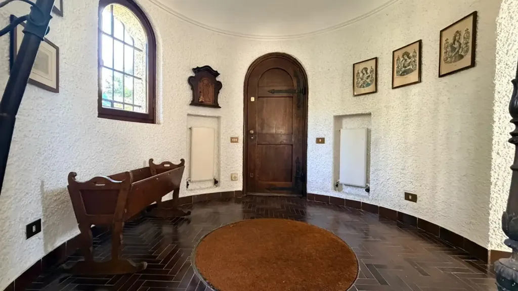 hallway_entrance