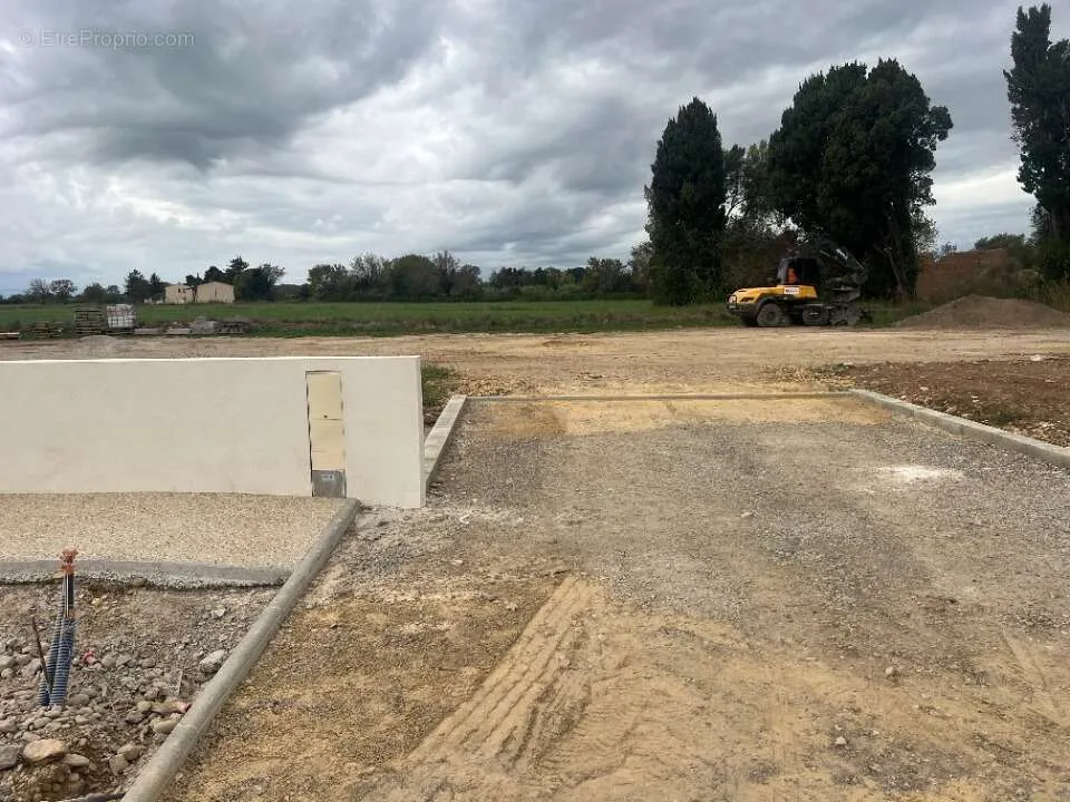 Land in Saint-Martin-De-Crau