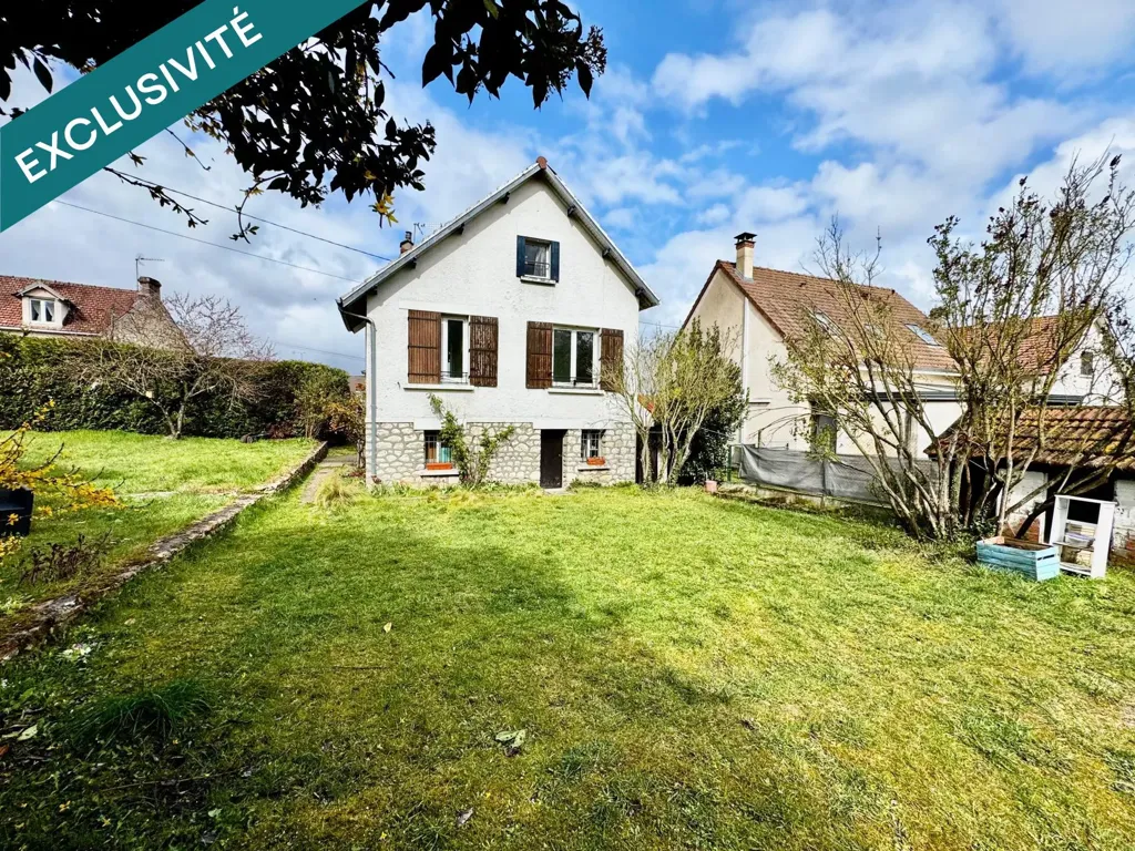 Aed - Three-Bedroom House with Garden in Bonnières-sur-Seine