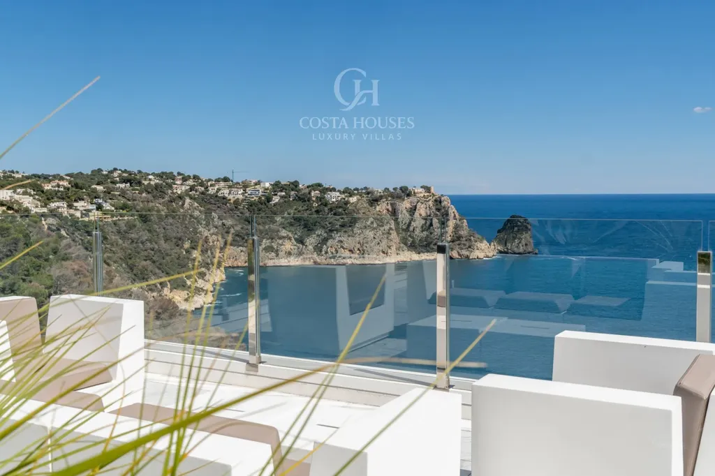 Terrass - Contemporary Villa with Seafront Views in Jávea