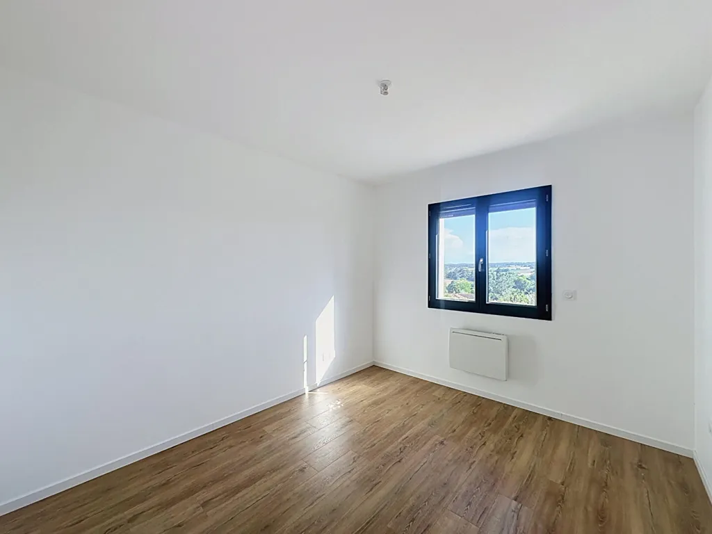 Toad - New Villa with Pyrenees View in Miramont d'Astarac