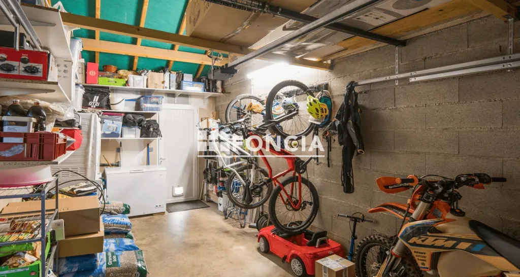 Garage - Maison Moderne avec Garage à Bozouls