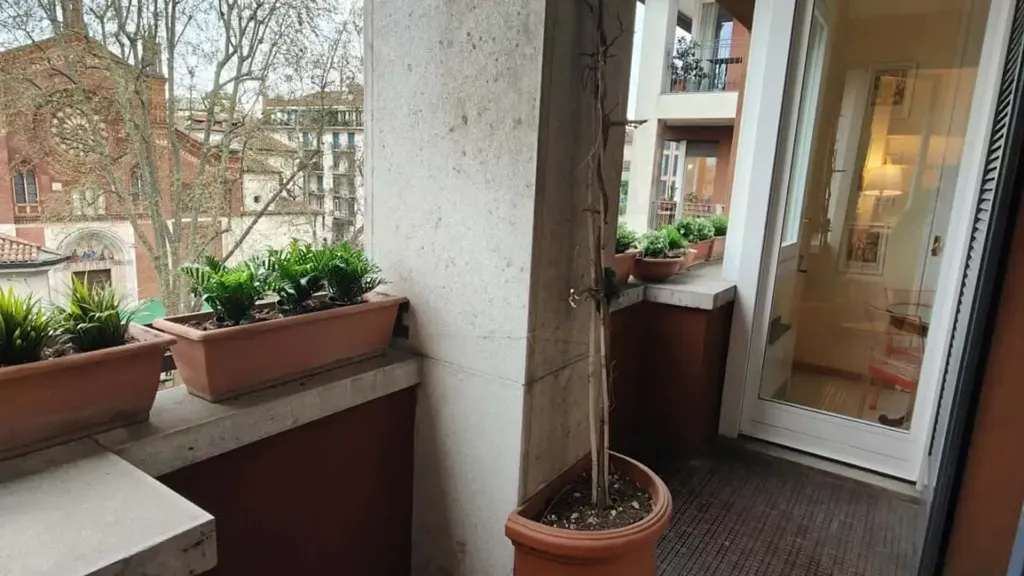 balcony
