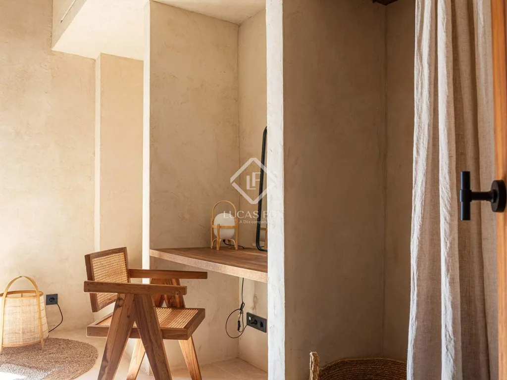 Esik - Renovated Villa with Pool in Es Llombards