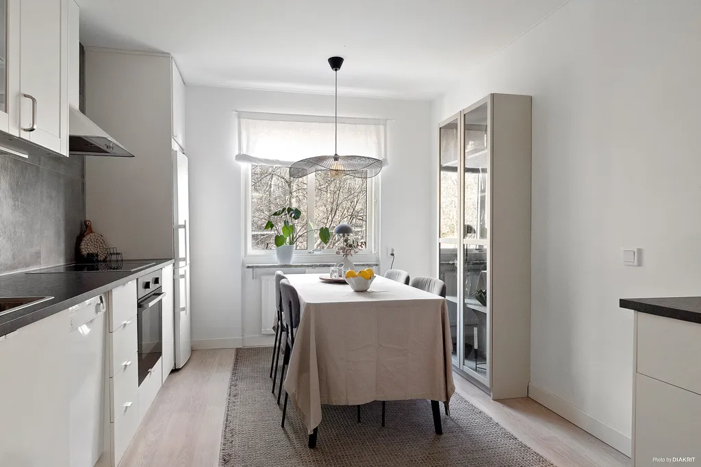 Sala da pranzo - Apartment with Balcony in Borås
