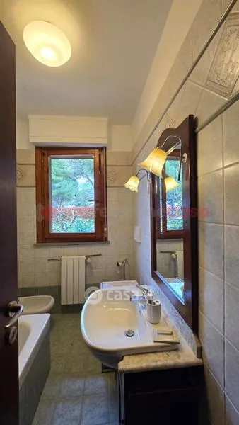 Salles de bain - Duplex Apartment with Garden in Arezzo