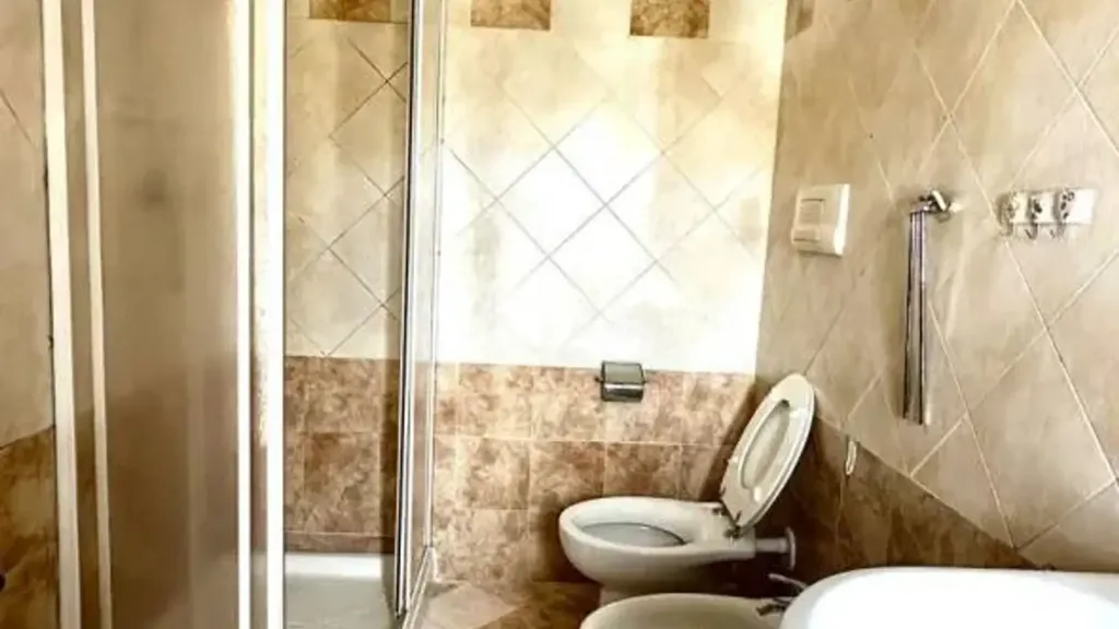 Vannitoad - Triplex Apartment with Balconies in Mortara