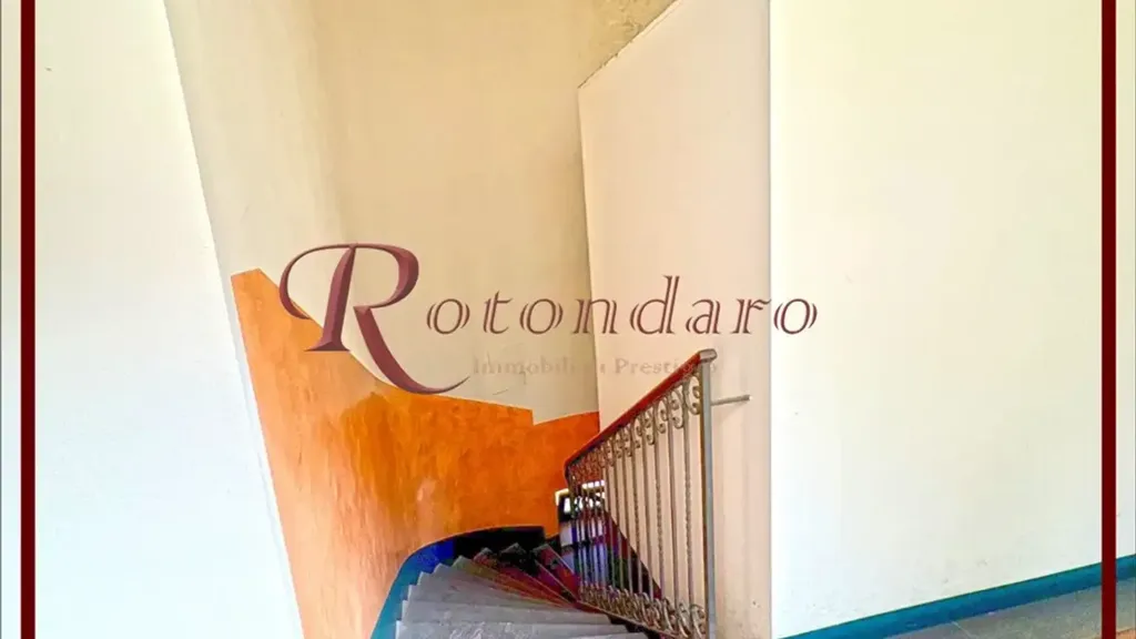 Pièces - Mansarded Flat with Balcony in Milan