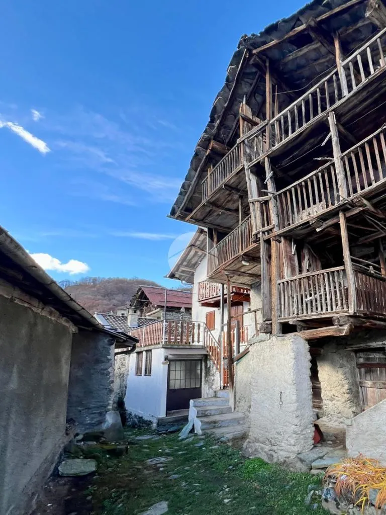 Välivaade - Semi-detached House with Panoramic View in Viù