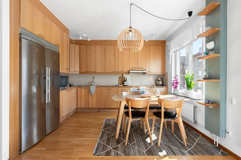 Salle à manger - Apartment with West-Facing Balcony in Central Sundbyberg