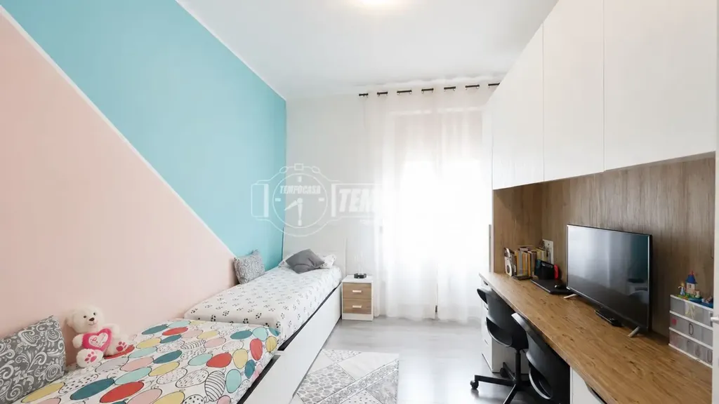 Chambres - Modernised Three-Bedroom Apartment in Muggiò