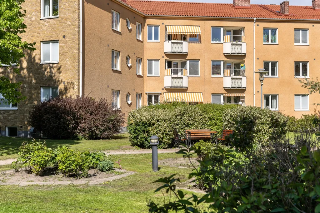 Garden - Apartment with Balcony in Stjärnhusen, Malmö