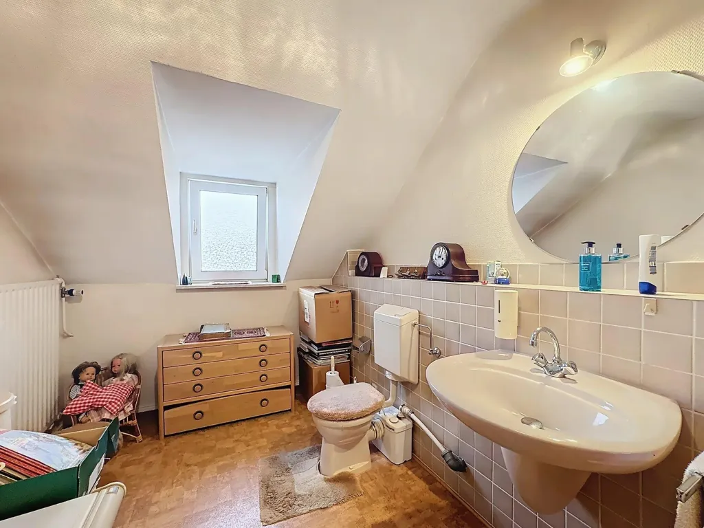 Salles de bain - Maison Jumelée avec Jardin à Wecker