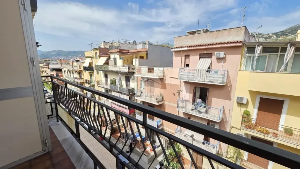 Balcon - 3-Room Apartment with Balconies in Palermo