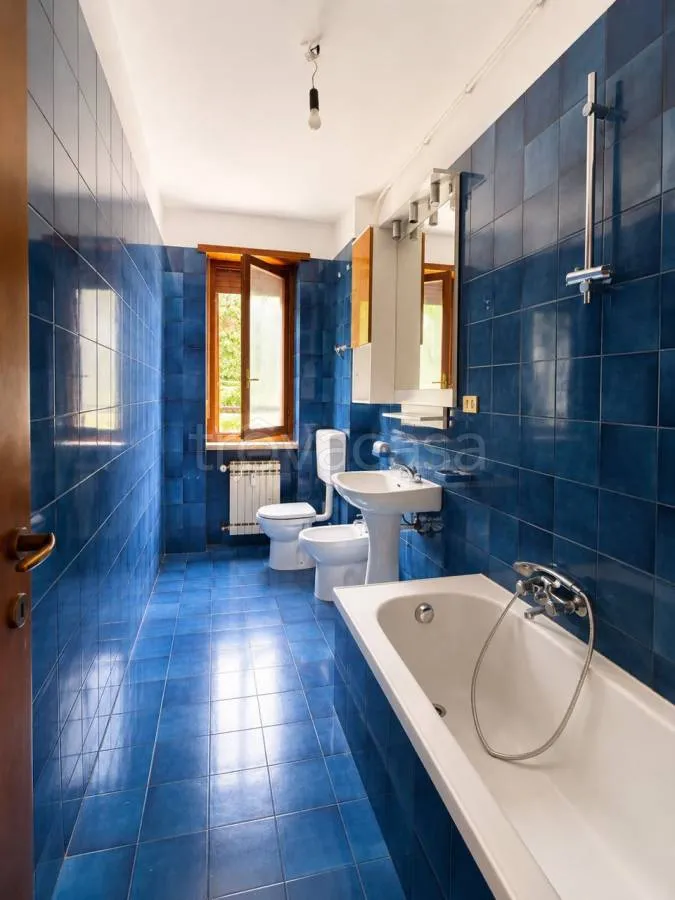 Salles de bain - Penthouse with Park View in Villastellone