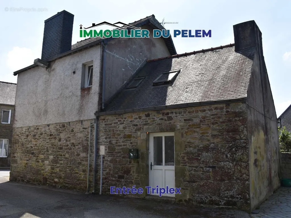 Extérieur - Immeuble avec 2 Logements en Centre-Ville à Glomel