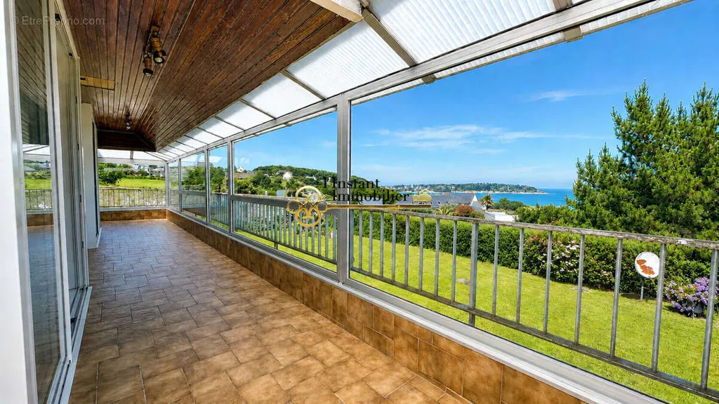 Terrace - House with Panoramic View in Carantec