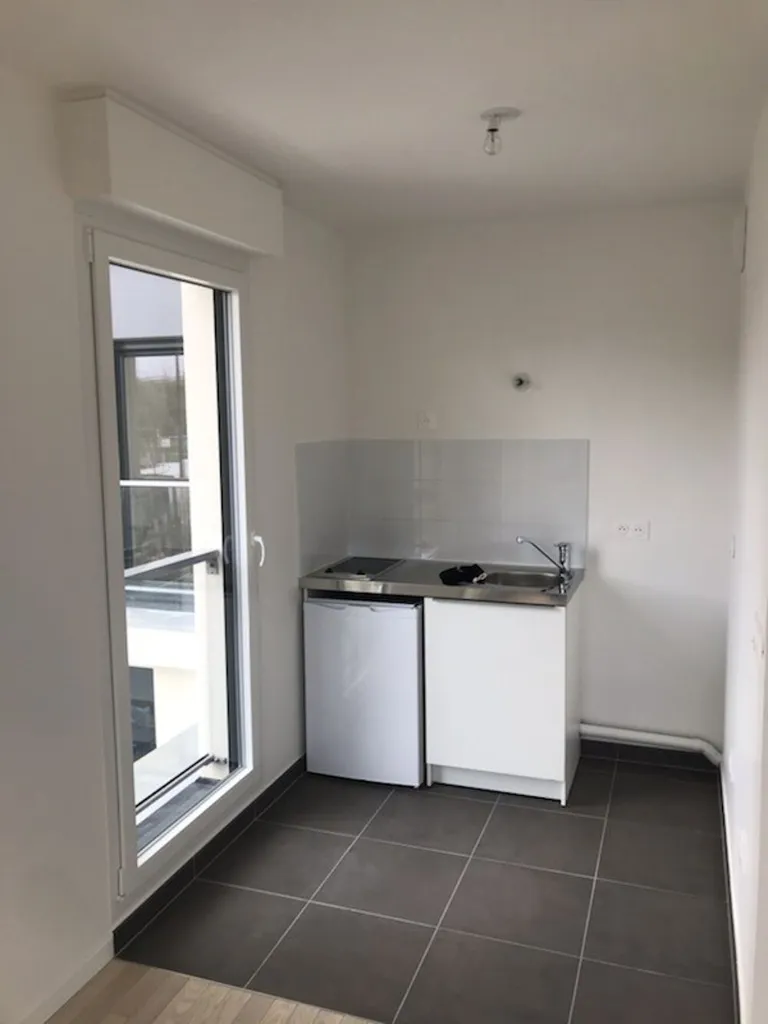 Cuisine - Appartement T1 avec Balcon à Rueil-Malmaison