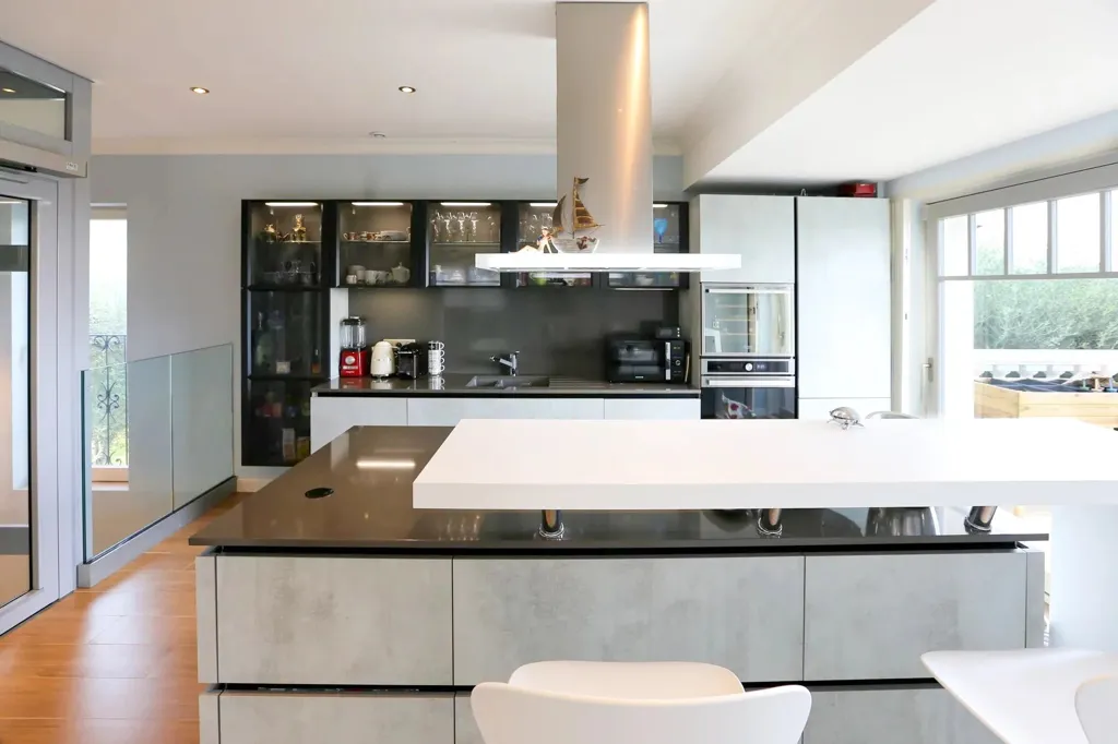 Kitchen - Neo-Classical Villa with Sea View in Cap d’Antibes