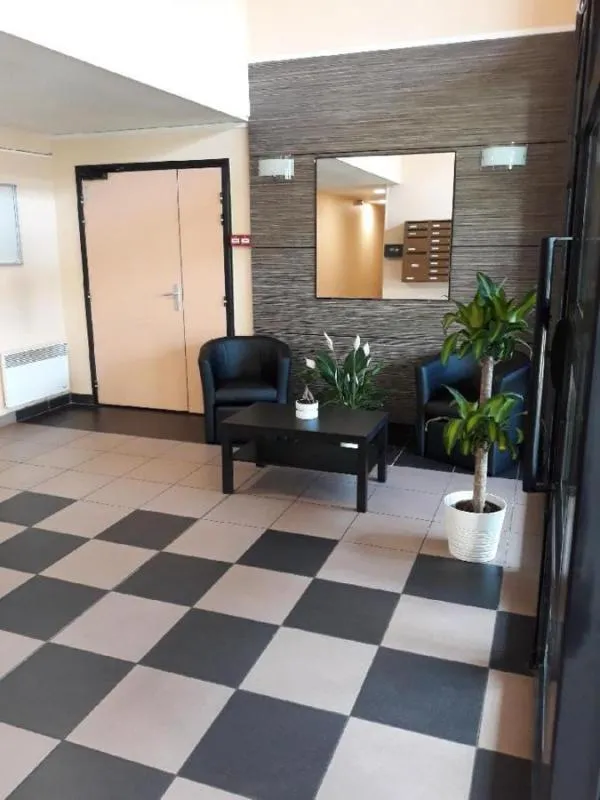 Esik - Student Flat with Secure Rent in Douai