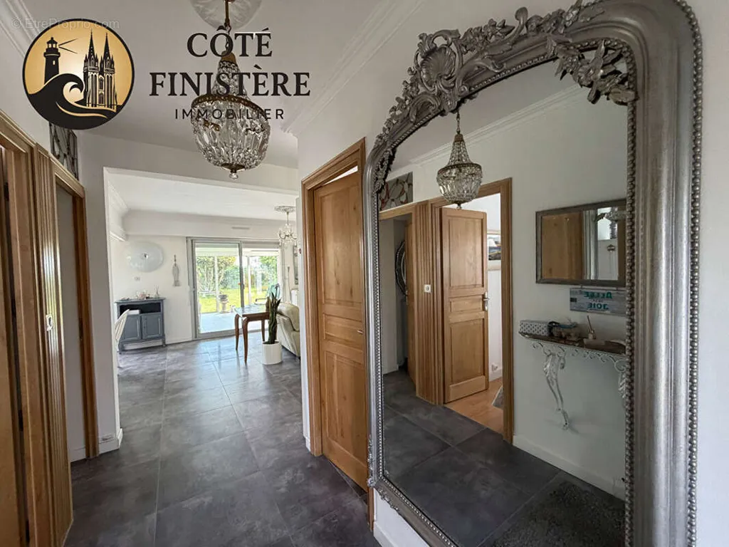 Entrée - Maison de Plain-Pied avec Jardin à LOCTUDY