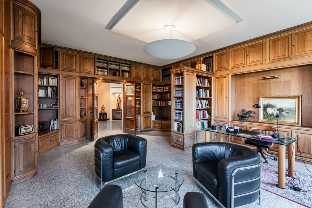 Bureau - Luxury Villa with Park in Alatri