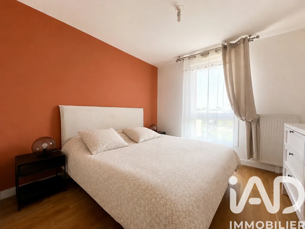 Magamistoad - Modern Apartment with Park View in Valenton