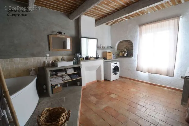 Vannitoad - Authentic Bastide with Pool in Eguilles