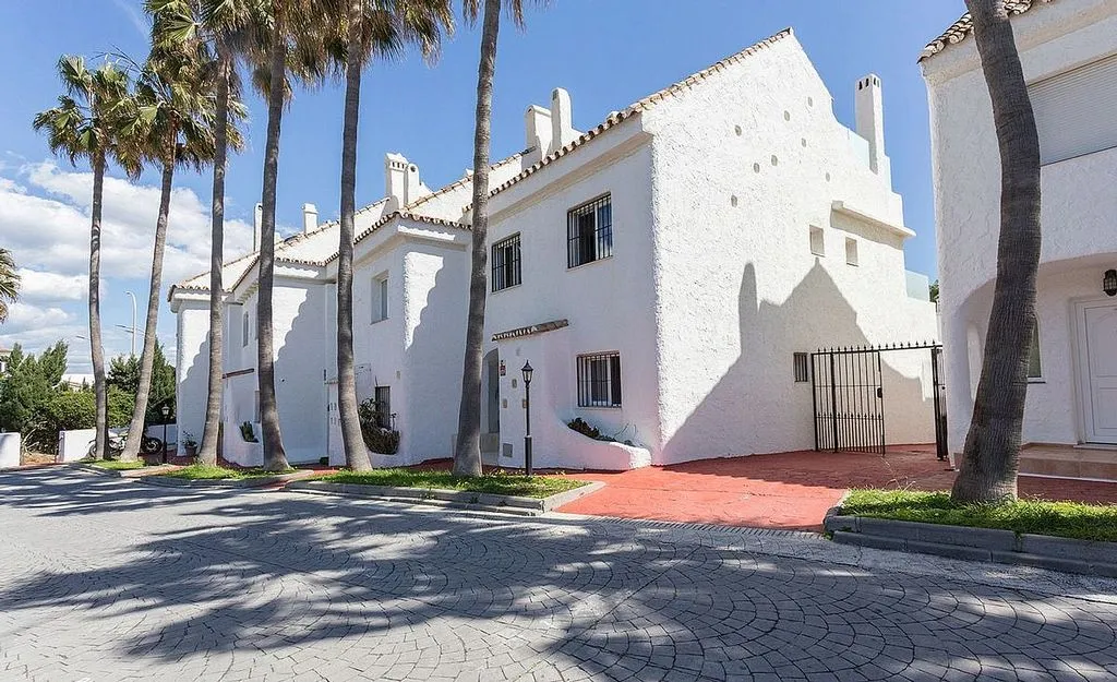 Välivaade - Twin-Adjoined House with Sea View in Casares