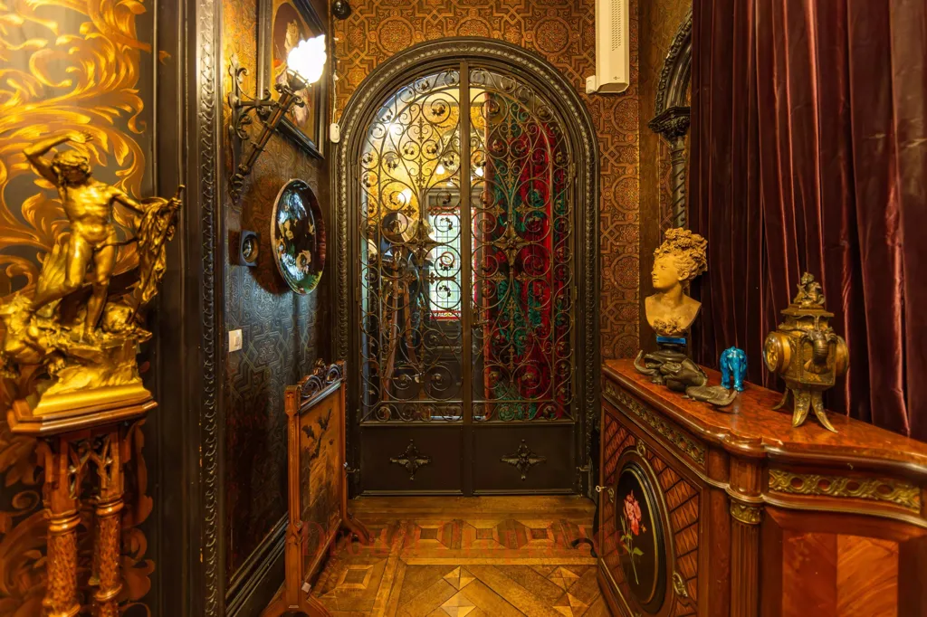 Esik - Historic Duplex Mansion in Paris 9th