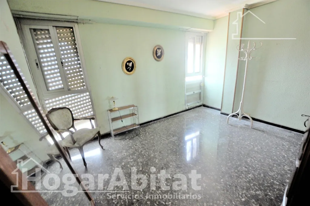 Elutuba - Spacious Apartment with Balcony in Malilla, Valencia