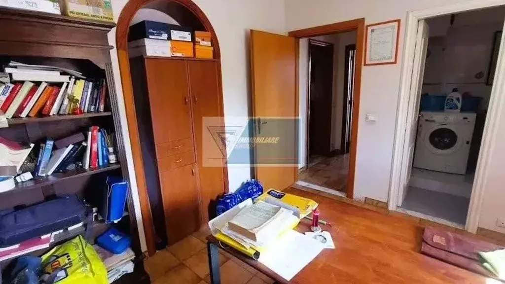 Bureau - Villa with Two Levels in Noto