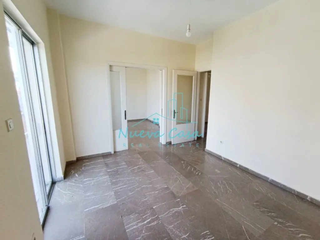 Toad - 2nd Floor Apartment with Balcony in Patras