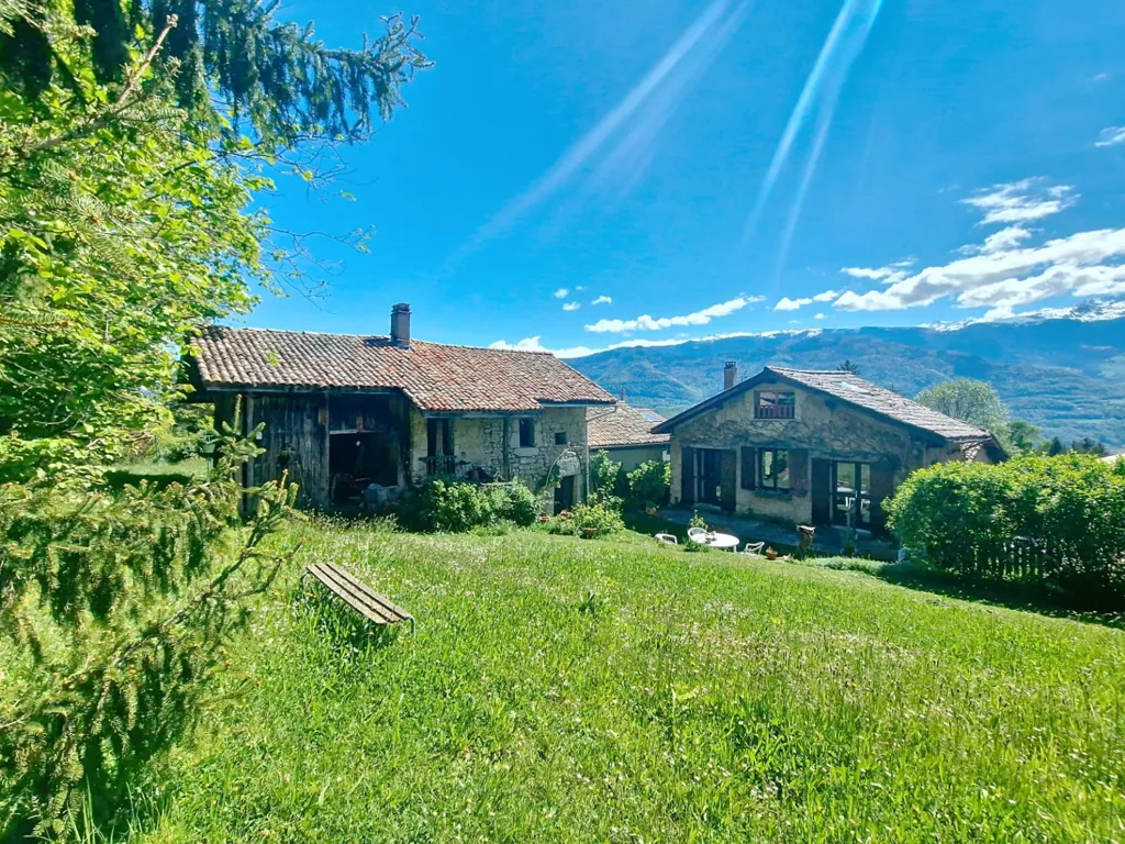 Extérieur - Maison Ancienne avec Grange à La Terrasse