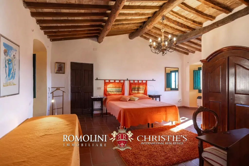 Magamistoad - Historical Villa with Pool in Chianti Hills