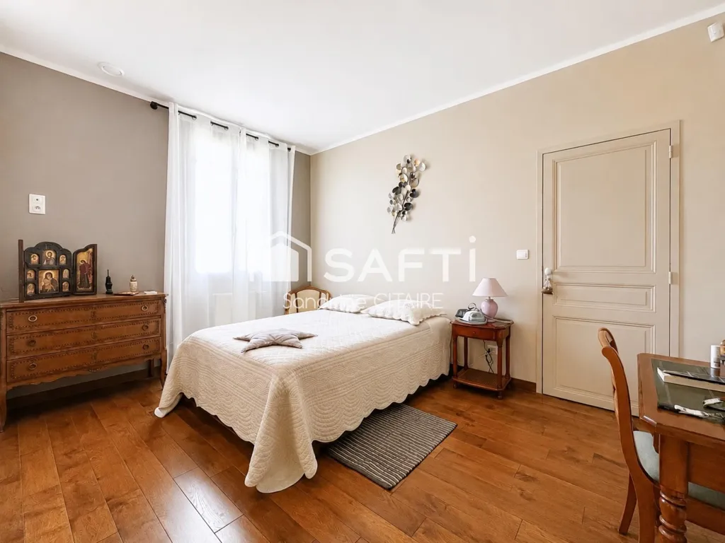 Magamistoad - 7-Piece House with Garden in Ézy-sur-Eure
