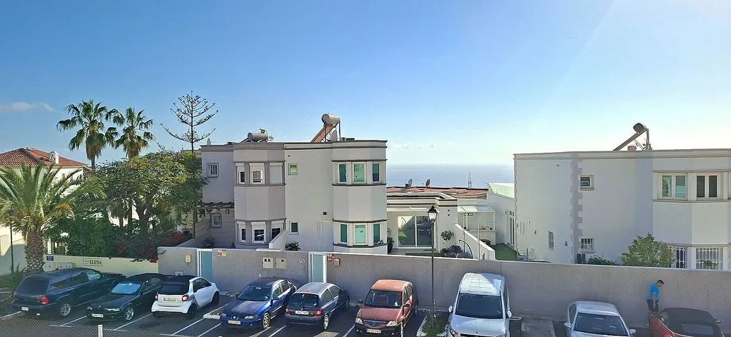 Välivaade - Semi-Detached Villa with Pool in Chayofa
