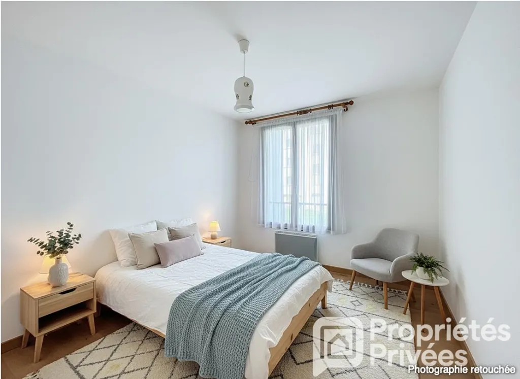 Chambres - Maison de 5 Pièces avec Garage à Châtillon