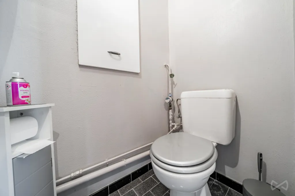 Vannitoad - Bright Apartment with Balcony on Marius Renard