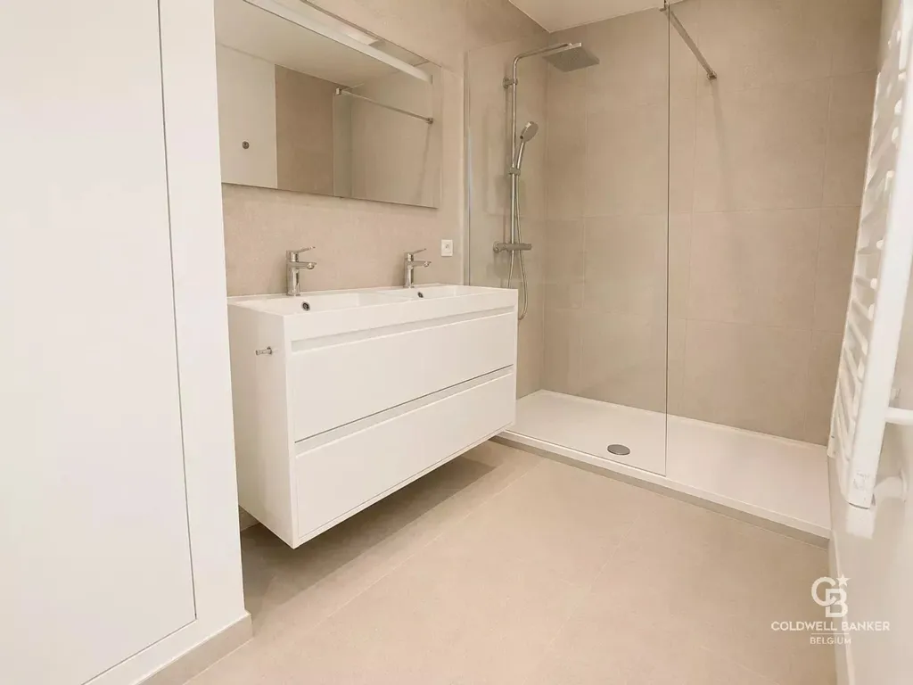 Vannitoad - One-Bedroom Apartment with Large Garden in Uccle