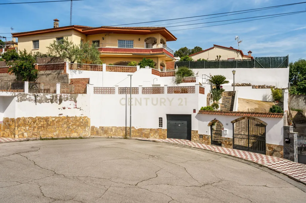 Exterior - Independent House with Montserrat Views in Abrera