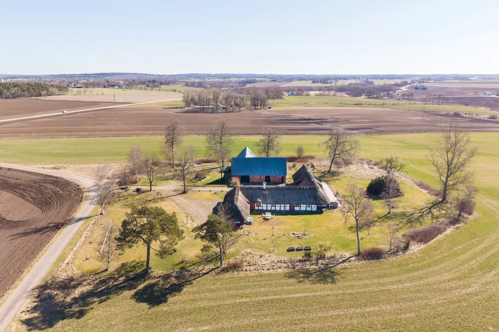 Õhuvaade - Historic Cross-Vaulted Farmhouse with Restaurant in Halland
