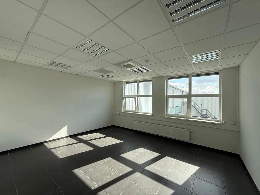 Office - Commercial Space with Warehouse in Desteldonk