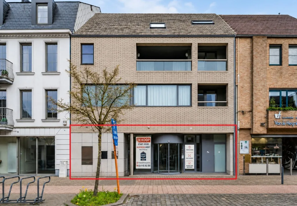 Extérieur - Local Commercial Multifonctionnel en Centre-ville d'Oud-Turnhout