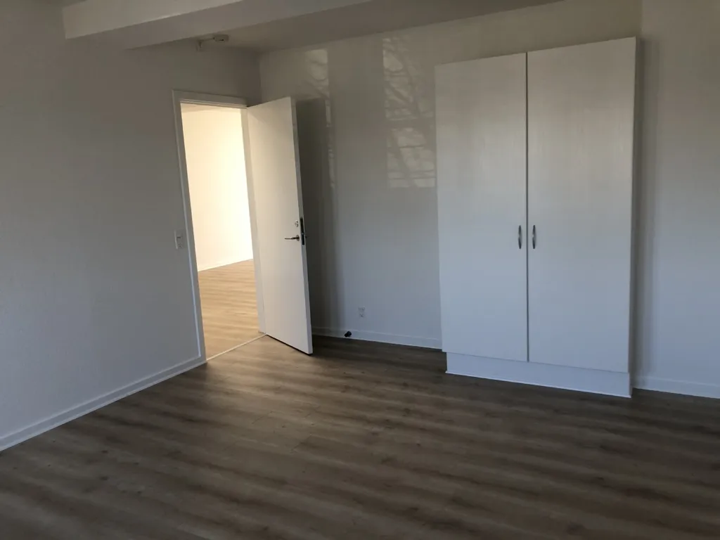 Magamistoad - Three-Room Apartment with Balcony in Ringe