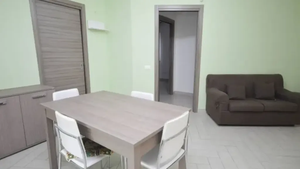Söögituba - Apartment with Balcony in Rossano Centre